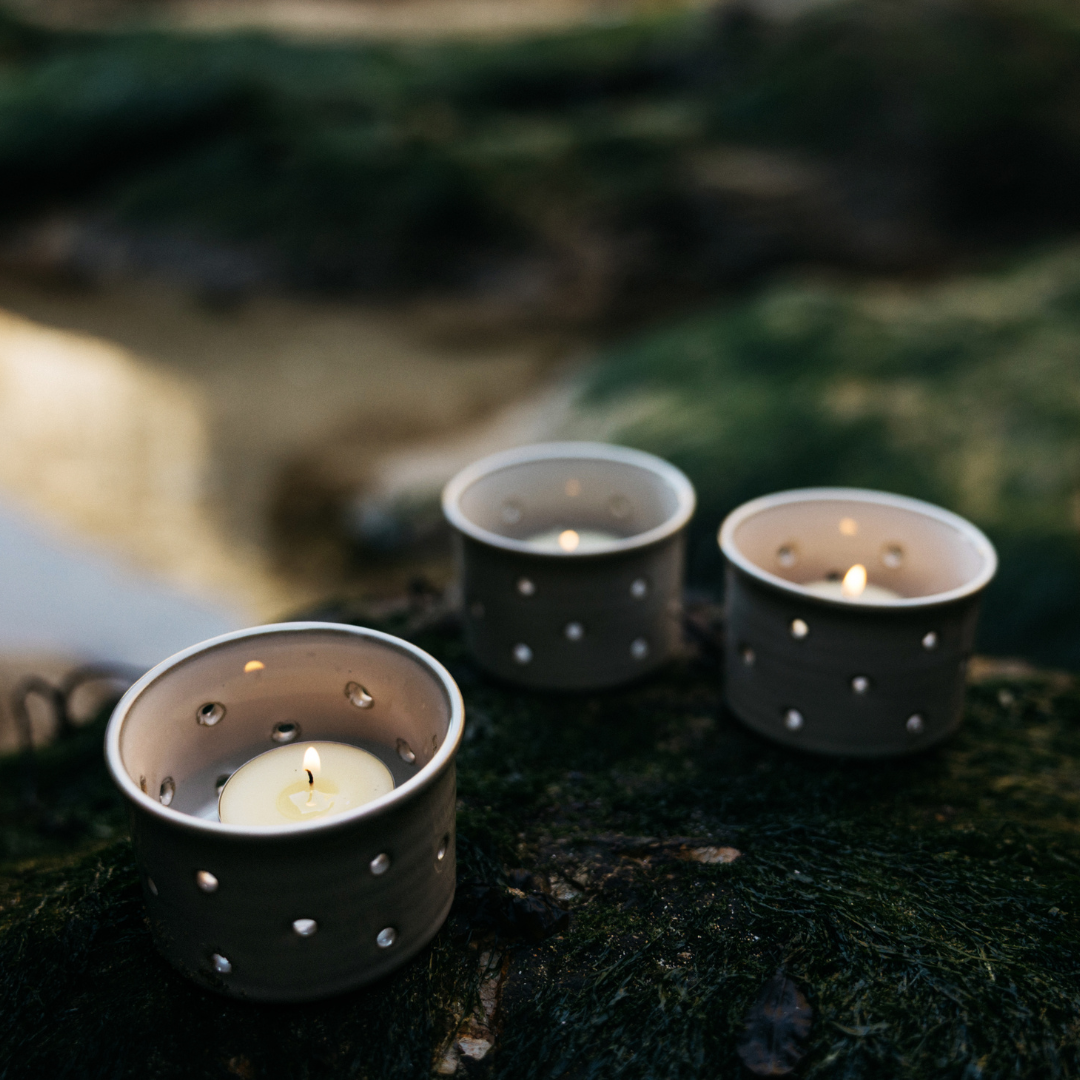 St. Eval Sea Moss & Driftwood Tealights - Thumbnail 3